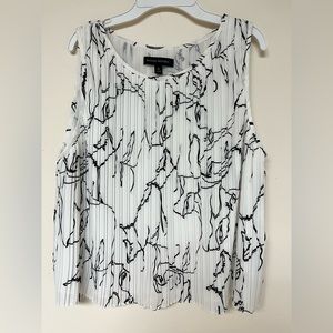 white & black Banana Republic blouse